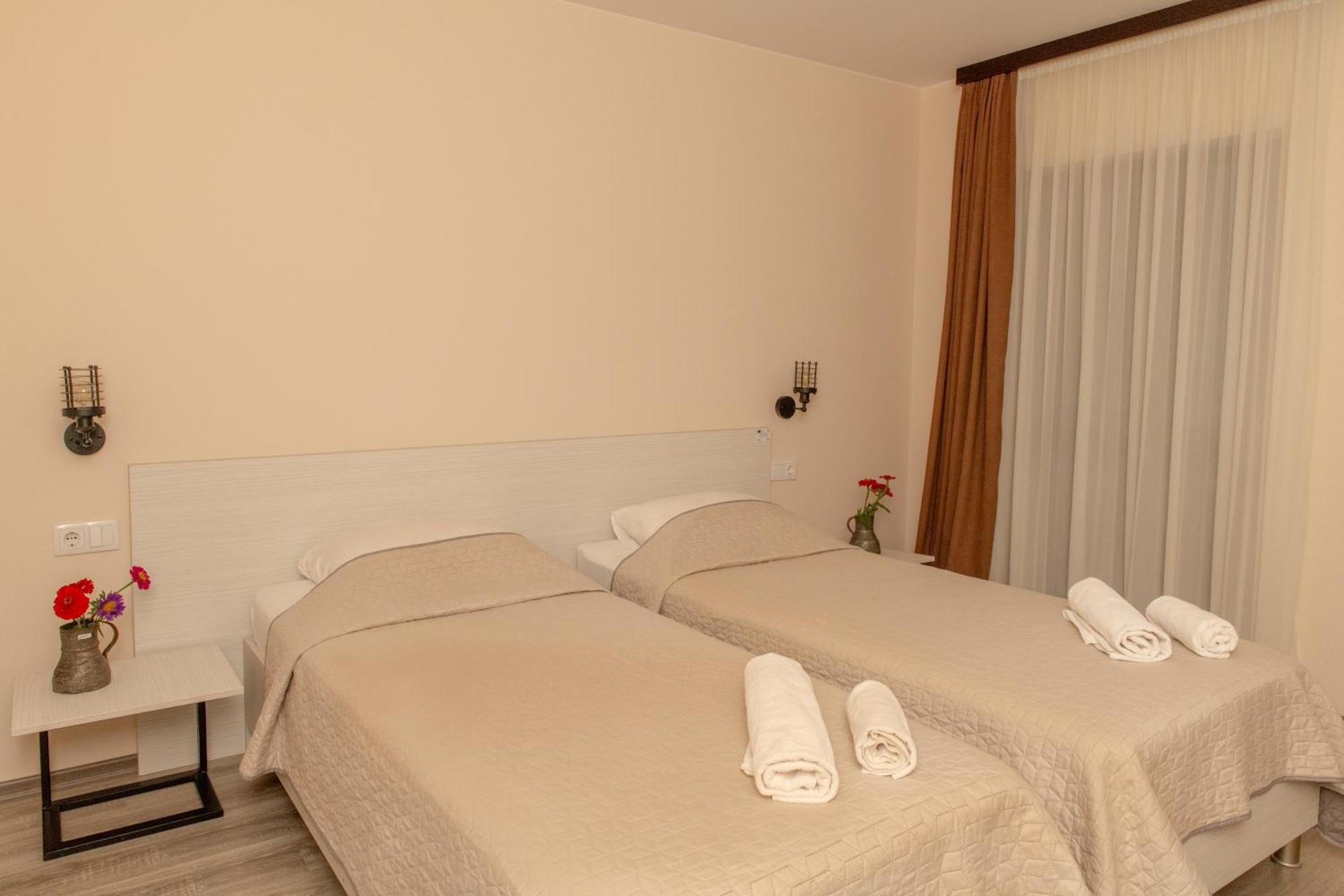 Alvani Inn K'vemo Alvani Luaran gambar