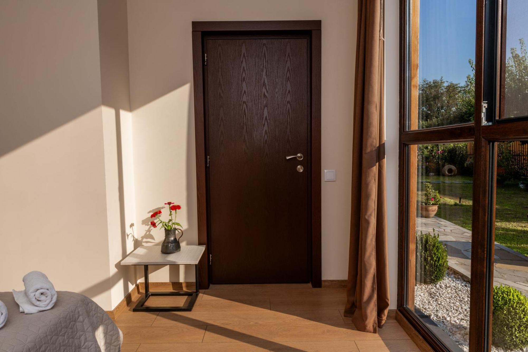 Alvani Inn K'vemo Alvani Luaran gambar