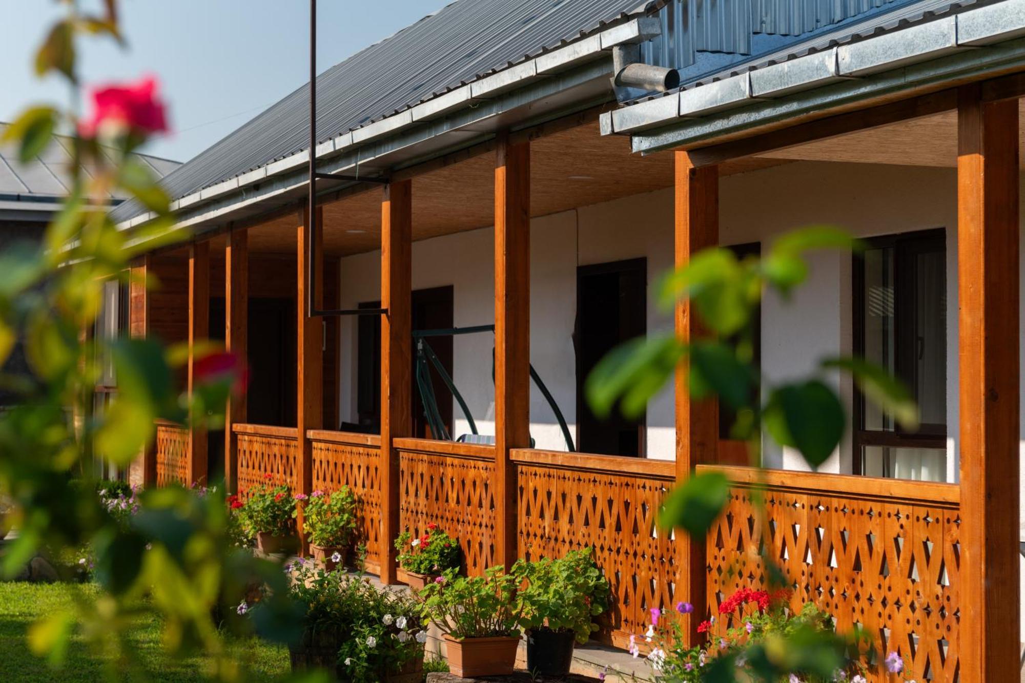 Alvani Inn K'vemo Alvani Luaran gambar